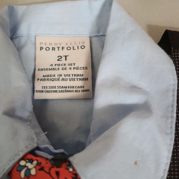 Perry Ellis 4piece kid set - Picture 2 of 3